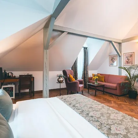 Appia Residences 4*