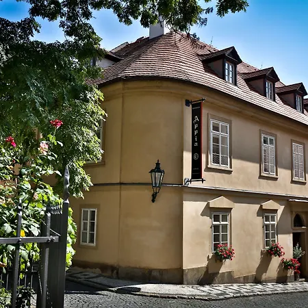 阿皮亚酒店